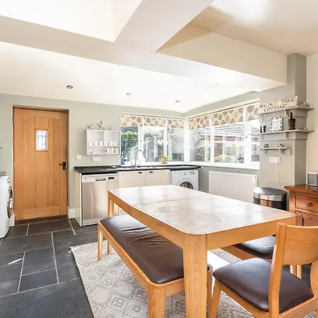 Casa de Férias Pass The Keys Stunning Family With Parking And Garden! *