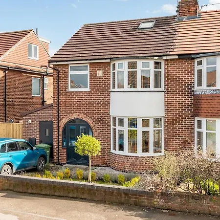 Pass The Keys Stunning Family With Parking And Garden! Vakantiehuis *