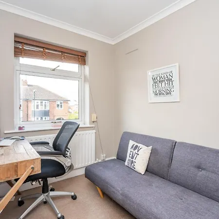 Vakantiehuis Pass The Keys Stunning Family With Parking And Garden!