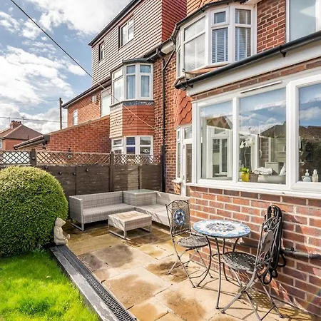 Vakantiehuis Pass The Keys Stunning Family With Parking And Garden!
